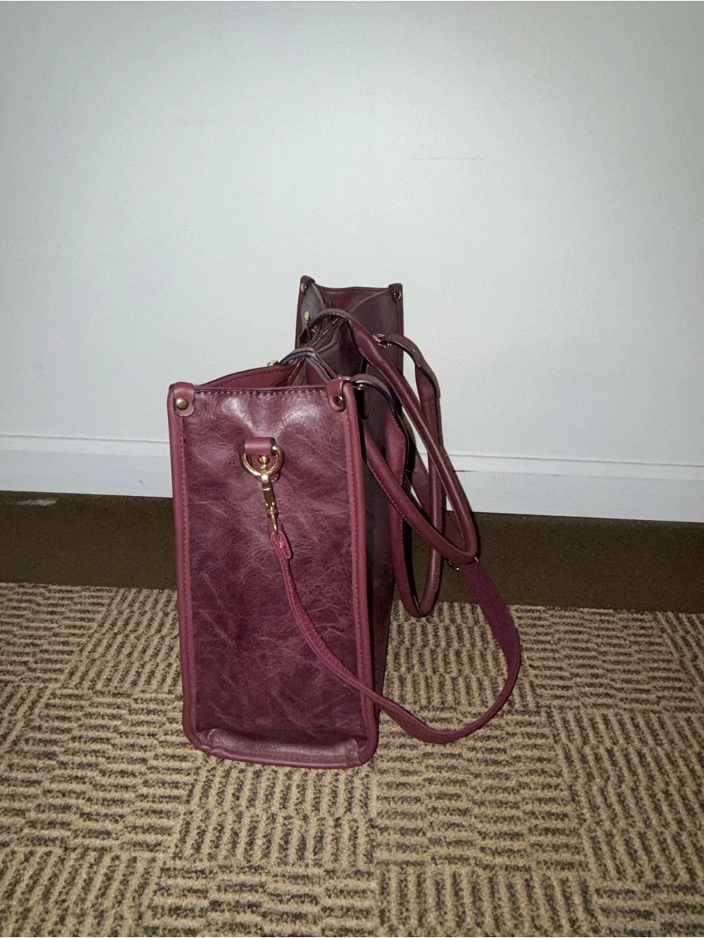 Women’s Leather Tote Bag in Deep Wine